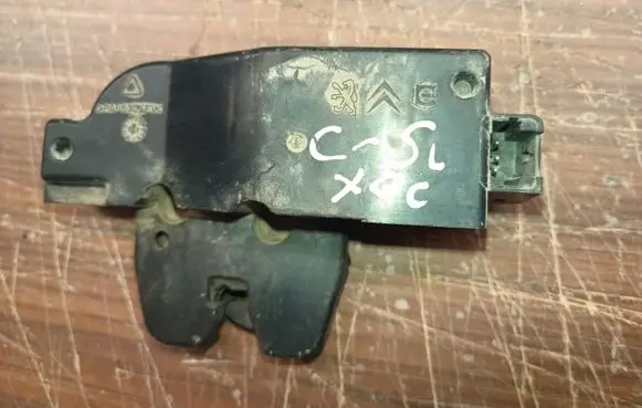 Citroen C5 Loading door lock 