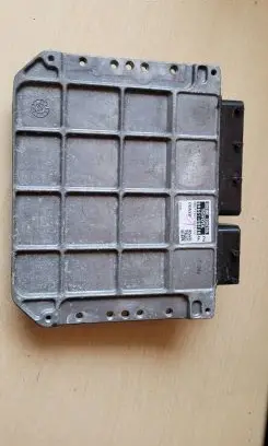Toyota Avensis T270 Engine control unit/module 8966105F20 MB2759004732