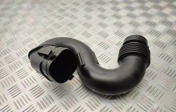 Renault Trafic III (X82) Air intake duct part 165555514R