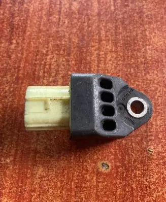 Toyota RAV 4 (XA30) Airbag deployment crash/impact sensor 8983142010 702426083