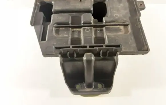 Battery tray