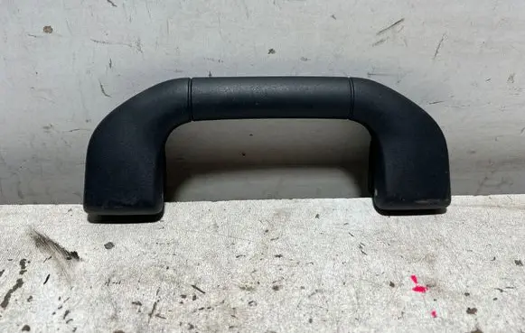 Mercedes-Benz E W212 Front interior roof grab handle A204100051