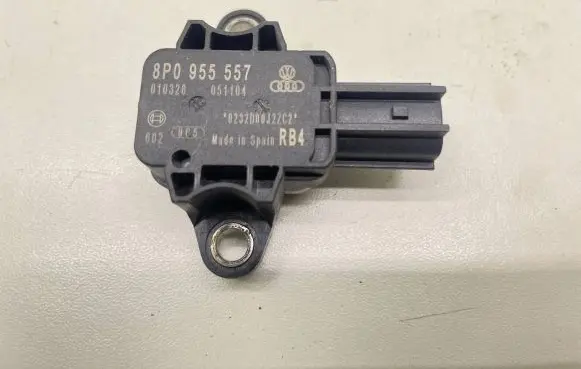 Audi A3 S3 A3 Sportback 8P Airbag deployment crash/impact sensor 8P0955557 051104 010328