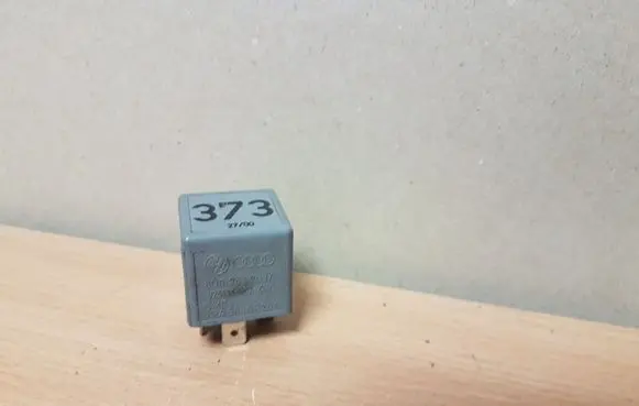 Audi A4 S4 B6 8E 8H Other relay 8D0951253A 373