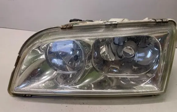 Volvo S40, V40 Headlight/headlamp 30859758