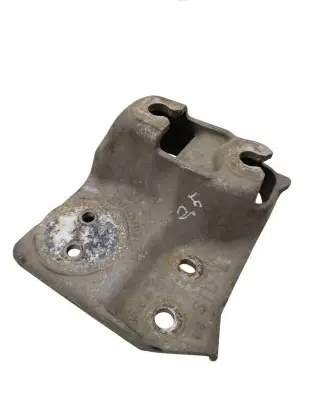 Subaru Outback (BS) Engine mounting bracket