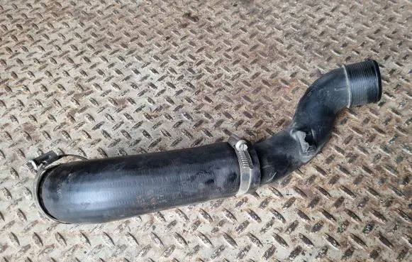 Ford Kuga II Intercooler hose/pipe FV416K683AD
