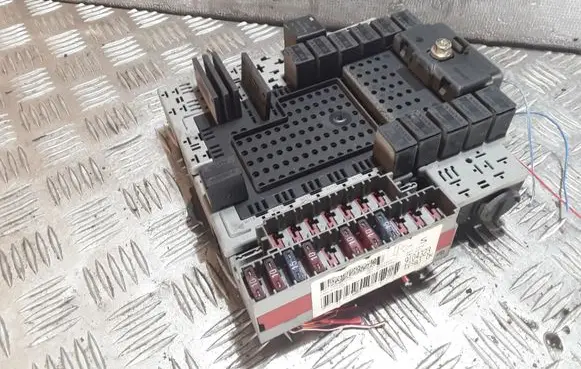 Volvo S80 Fuse module 9104323