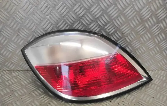 Opel Astra H Rear/tail lights 24451835 00865301