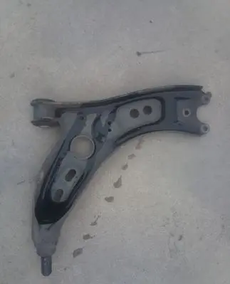 Volkswagen PASSAT B7 Front lower control arm/wishbone