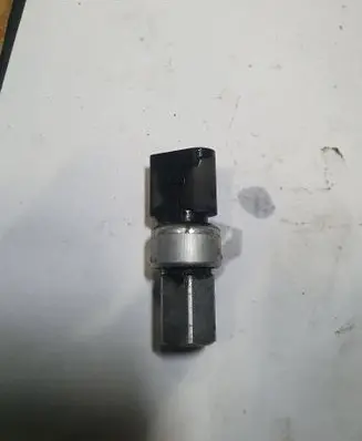 Volkswagen PASSAT B7 Air conditioning (A/C) pressure sensor 1K0959126A 520P0903