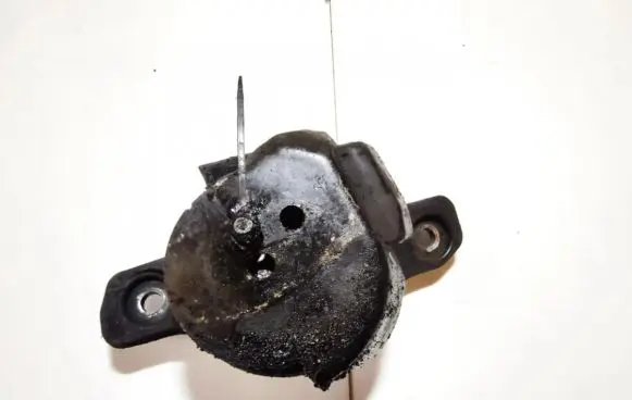Subaru Legacy Engine mount bracket