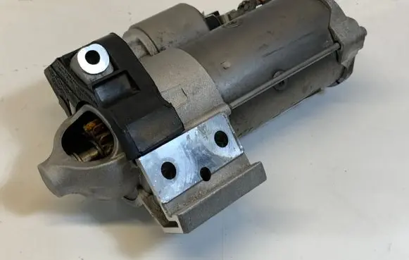 BMW 5 G30 G31 Starter motor 8588898 8588900
