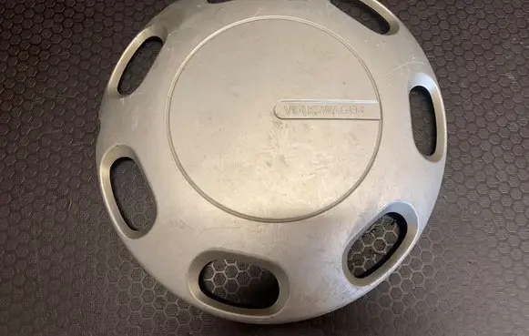 Volkswagen PASSAT B3 R14 wheel hub/cap/trim 3A0601149