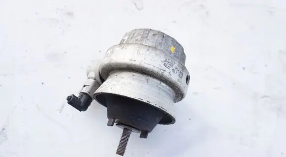 Audi A6 S6 C6 4F Engine mount bracket APAPODUSZKA