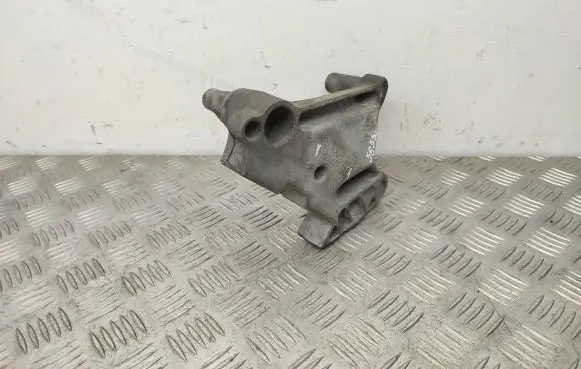 Skoda Octavia Mk3 (5E) Engine mounting bracket 04L199207