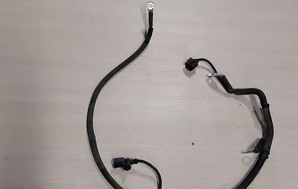 Audi A6 S6 C6 4F Positive cable (battery)