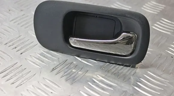 Honda CR-V Front door interior handle