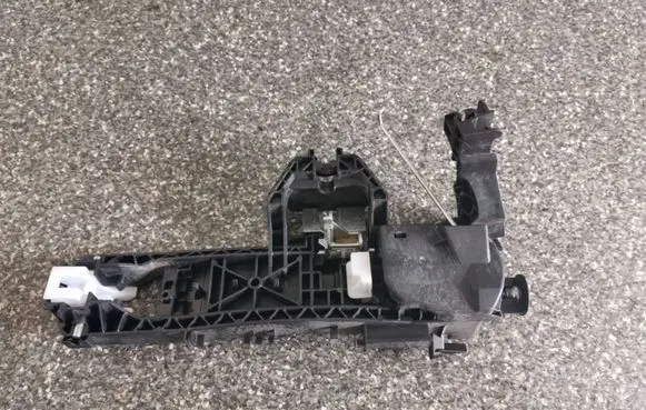 Mercedes-Benz ML W166 Front door exterior handle/bracket A2047601534