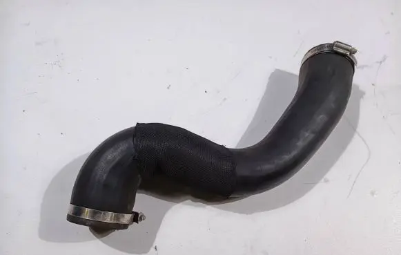 Ford F350 Intercooler hose/pipe HC3Z-6F073-B