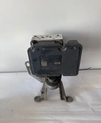 Mercedes-Benz C W204 ABS Pump A1729014100 10092623683 28526418193