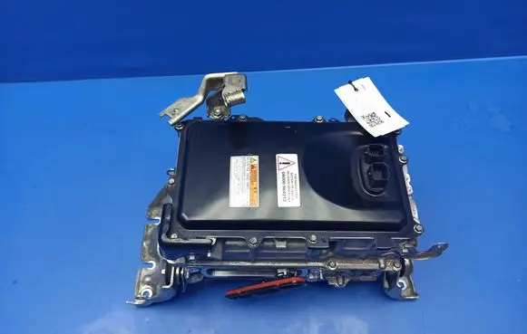 Voltage converter inverter