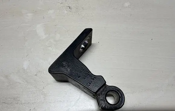 Audi Q3 8U Rear door lower hinge A047058