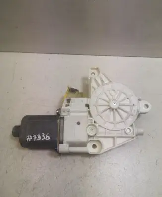 Mercedes-Benz ML W164 Front door window regulator motor A2518200842