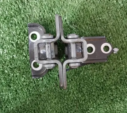 Rear door hinge set