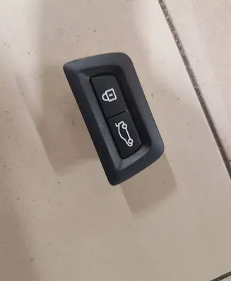 BMW 3 F30 F35 F31 Tailgate/boot open switch button 9275121