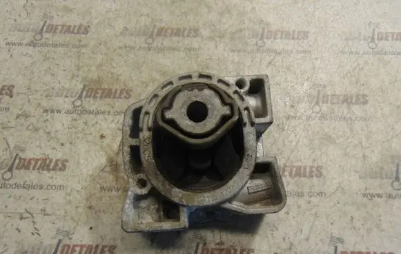 Mercedes-Benz A W169 Engine mount bracket A1692400918