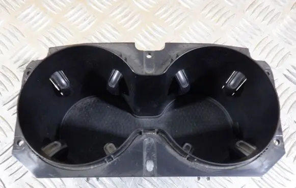 Cup holder front