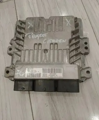 Peugeot 508 Engine control unit/module ECU S180123001E