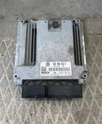 Volkswagen Golf Plus Engine control unit/module 03G906016R 02810112220