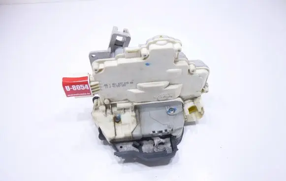 Audi A4 S4 B7 8E 8H Front door lock 8E1837015AA