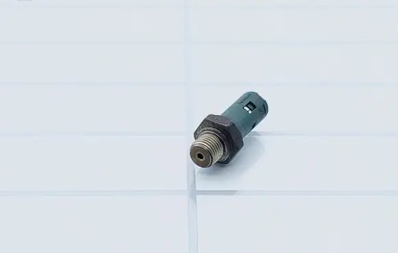 Volvo S40, V40 Oil pressure sensor 