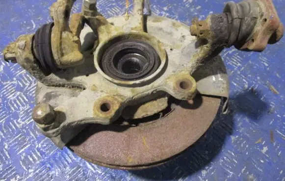 Nissan Terrano Front wheel hub spindle knuckle