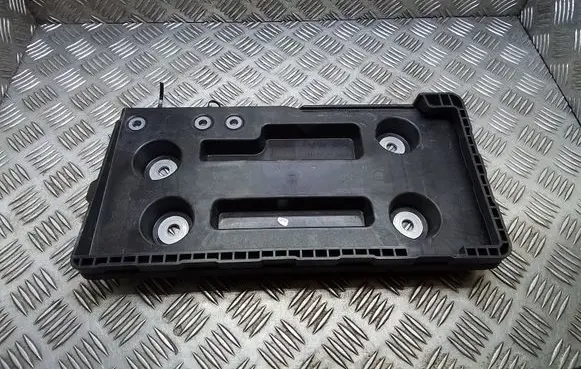 Volkswagen PASSAT B8 Battery tray 3Q0804869