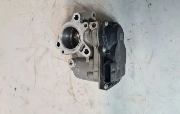 Renault Clio V EGR valve 147100361R