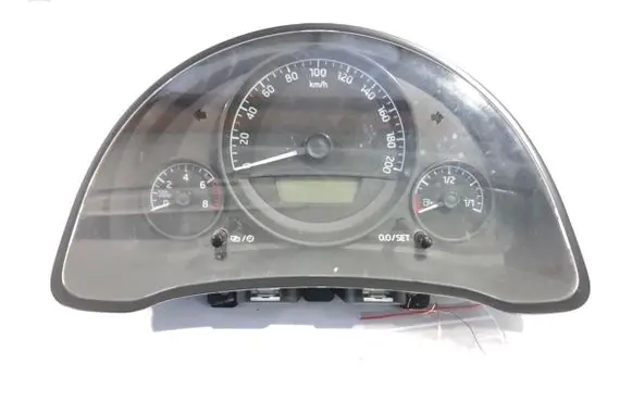 Speedometer (instrument cluster)