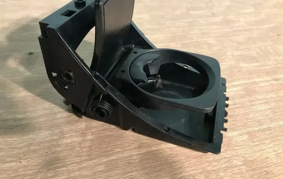 Cup holder front