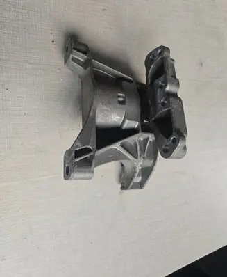 Citroen C4 Grand Picasso Engine mount bracket 4A103720
