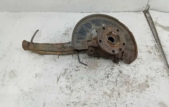Volkswagen Touareg I Front wheel hub spindle knuckle 7L0407257A