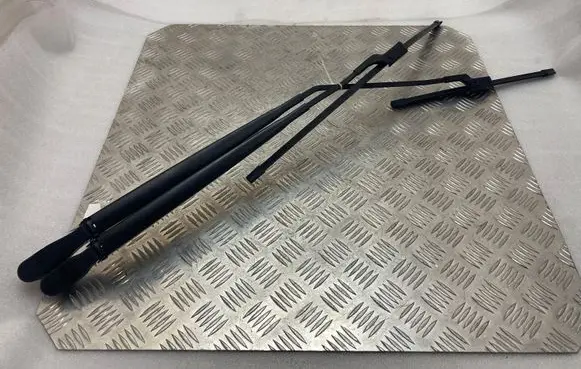 Buick Encore I Front wiper blade arm