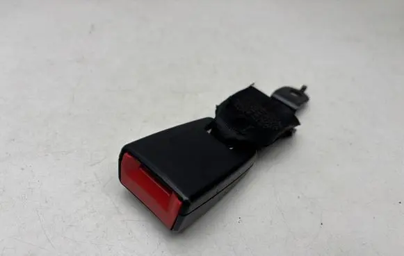 Volkswagen Touran II Rear seatbelt buckle 1T0857739D
