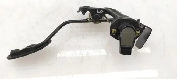 Toyota Avensis Verso Accelerator throttle pedal