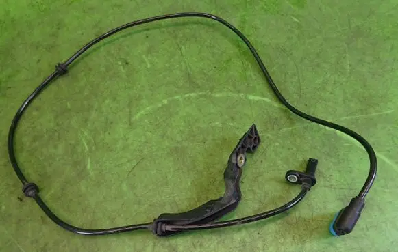 Infiniti Q30 ABS wheel speed sensor 