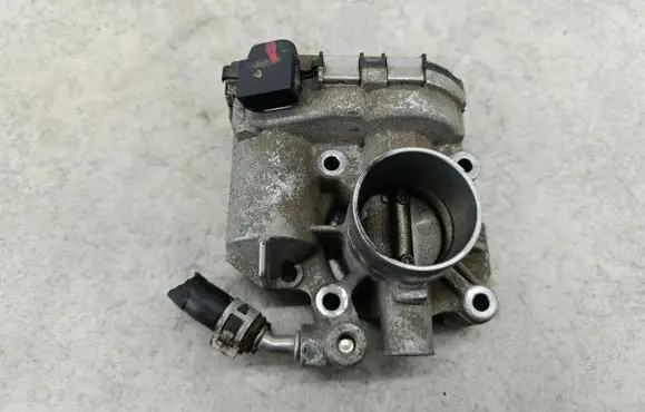 Toyota Yaris Throttle body valve 220300Q020