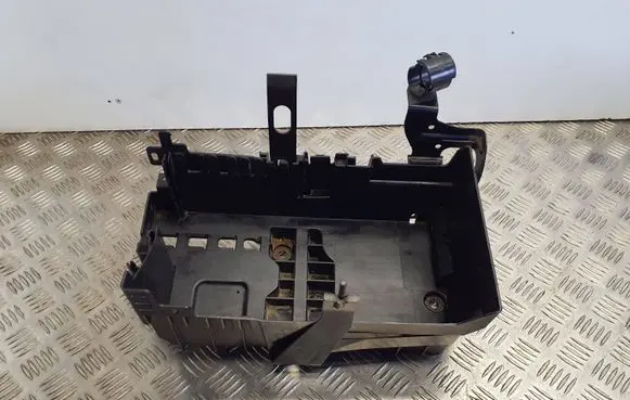 Battery box tray