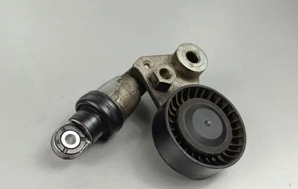 KIA Telluride Generator/alternator belt tensioner 252813C100